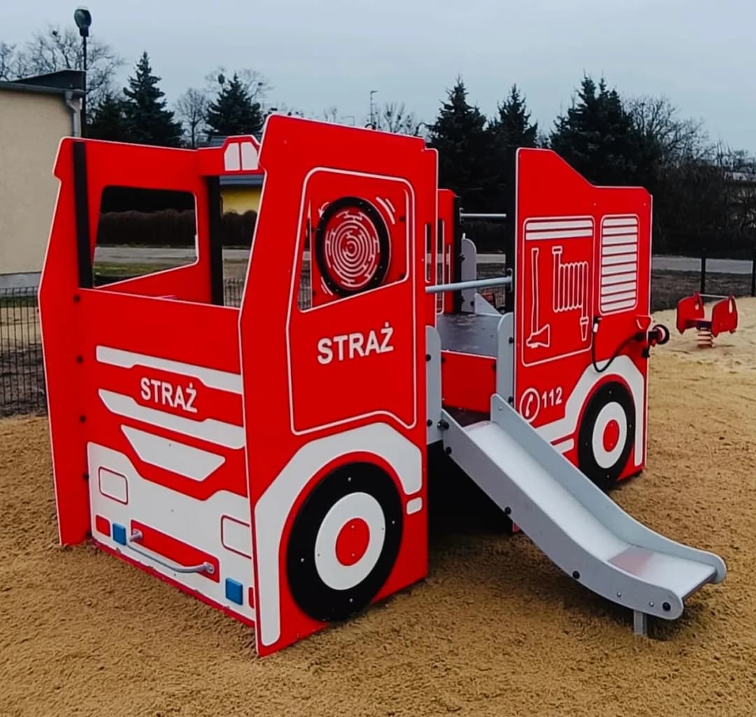 Co znajduje się na placu zabaw? Odkryj atrakcje dla dzieci i bezpieczeństwo