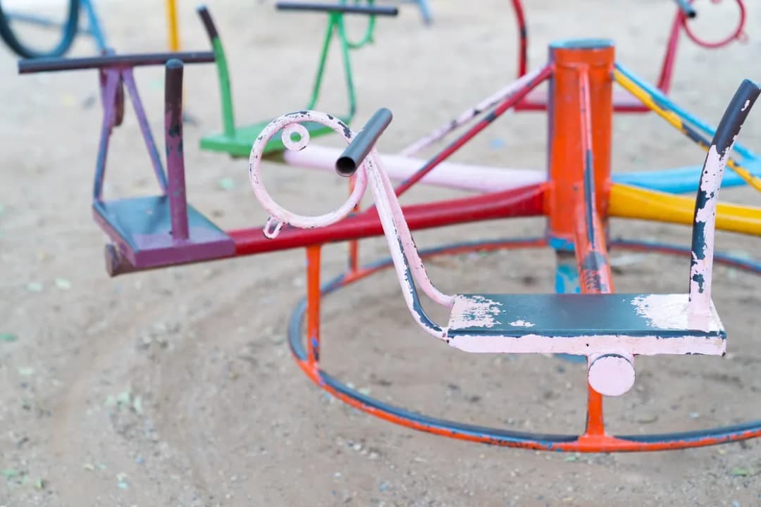 Plac zabaw kiedy: ważne zasady i wiek dla bezpieczeństwa dzieci