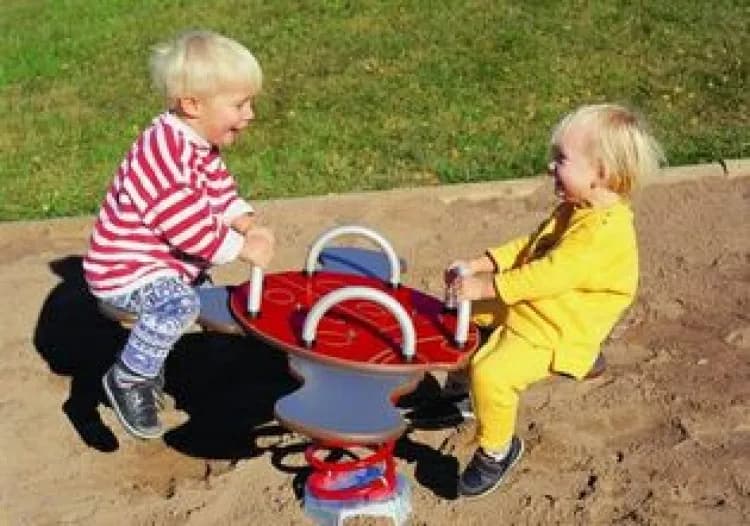 Jak zakotwić plac zabaw, aby uniknąć niebezpieczeństwa i wypadków